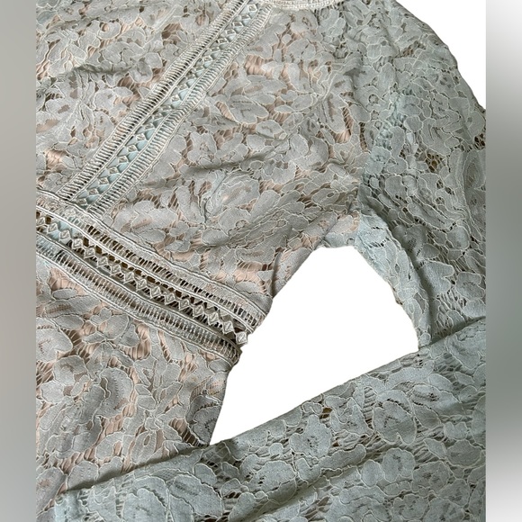 NWT Missguided Blue Lace Dress with Sleeves and White Cutouts and Trim US10/UK14 - Picture 2 of 10